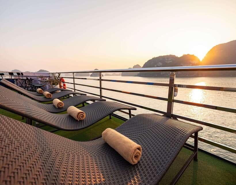 Hanoi: Halong Bay Cruise, Amazing Cave, Titov Island & Kayak - Luon Cave kayaking: the part you’ll remember later