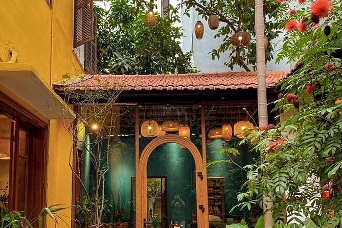 Hanoi: Handcrafted Wood Carving Workshop with Local Artisan - The comfort extras: air-conditioning, water, and your free drink