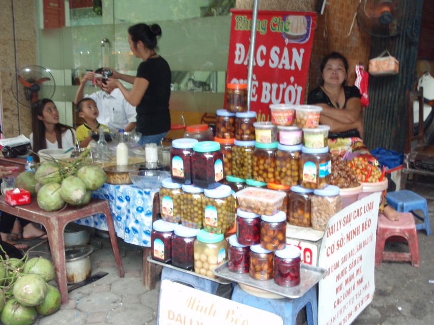 Hanoi Highlights: Full-Day Small Group City Tour with Lunch - Hoan Kiem Lake, Ngoc Son Temple, and Huc Bridge: the postcard walk with real life around it