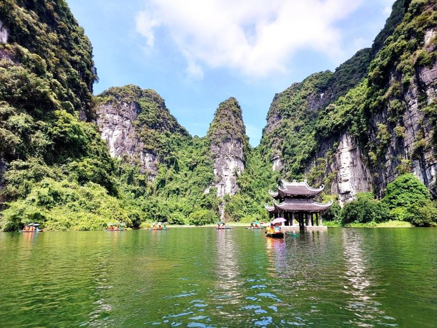 Hanoi: Hoa Lu, Trang An, and Mua Cave Full-Day Trip - Entering Ninh Binh: The one-day rhythm from Hoàn Kiếm