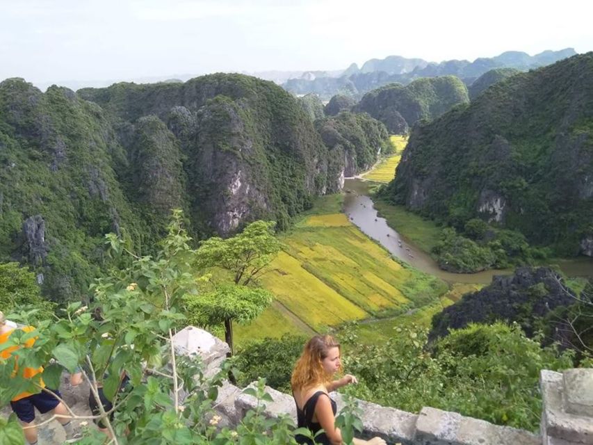 Hanoi: Hoa Lu, Trang An Caves & Mua Cave Day Trip and Lunch - Sampan on Trang An River: Sang, Tòi, Bái Giọt, and Nau Ruou Caves
