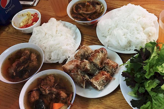HANOI INCREDIBLE STREET FOODIE TOUR (Enjoy traditional Cuisine as the local) - What the Tour Includes: Street Food Dinner, Water, and a Sweet Finish