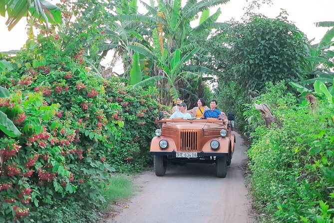 Hanoi Jeep Tour: Red River Countryside+ Backstreet+ Train-street - Stop 1: Red River countryside and an island visit that resets your senses