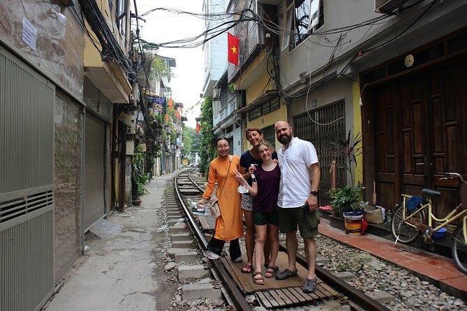 Hanoi Jeep Tours Led By Women: City & Red River Half Day - Why a Jeep tour makes sense in Hanoi (and how this one is different)