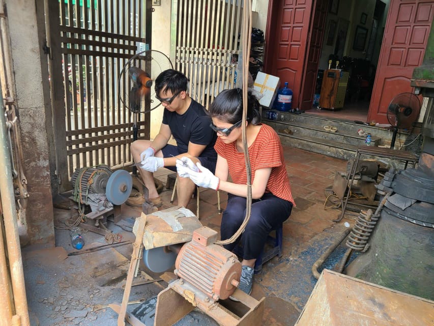 Hanoi Knife Making Traditional Workshop - Picking Your Workshop Style: Hands-On vs. Mostly Guided