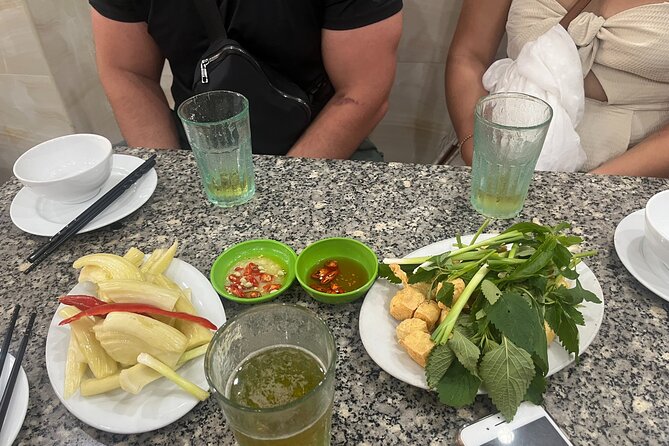 Hanoi Local Fresh Beer and Culinary Tour with Train Street Visit - Why the guide matters here more than you think