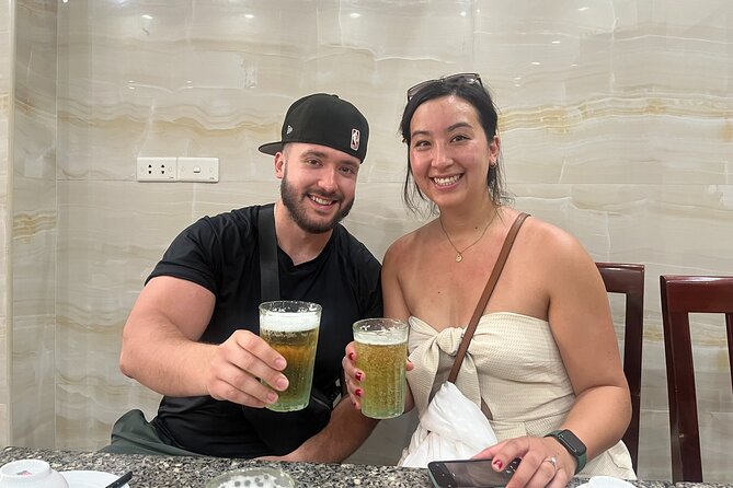 Hanoi Local Fresh Beer and Culinary Tour with Train Street Visit - Your first steps in the Old Quarter: bun cha and an easy start