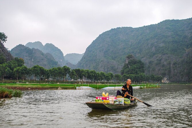 Hanoi: Luxury Small Group Bich Dong, Trang An & Mua Cave Day Tour - Mua Cave: the Ngoa Long Mountain climb for the big view