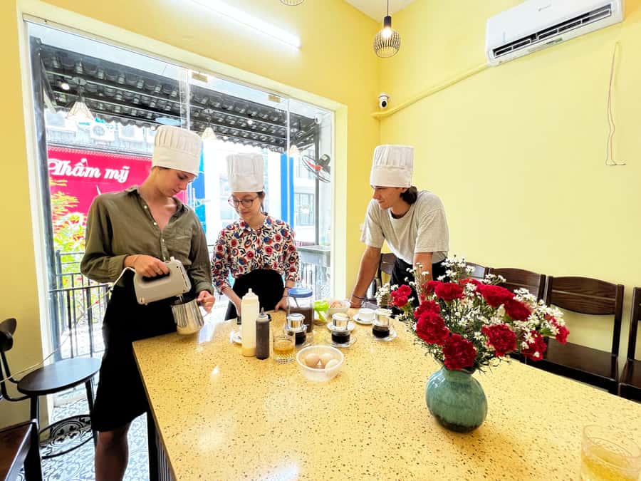 Hanoi: Maya Traditional Cooking Class & Market Tour - Ca Phe Trung (Egg Coffee): The Hanoi Signature Drink Moment