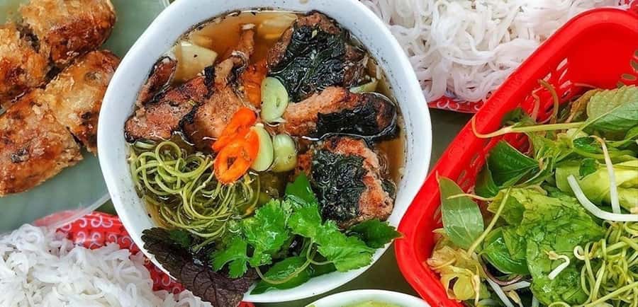 Hanoi: Michelin Guide Street Food Tour with Spa Experience - How This Hanoi Street-Food Tour Actually Plays Out on the Street