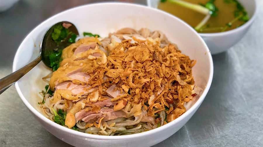 Hanoi: Michelin Guide Street Food Tour with Spa Experience - Old Quarter Egg Coffee at Cafe Phố Cổ: Finishing Strong