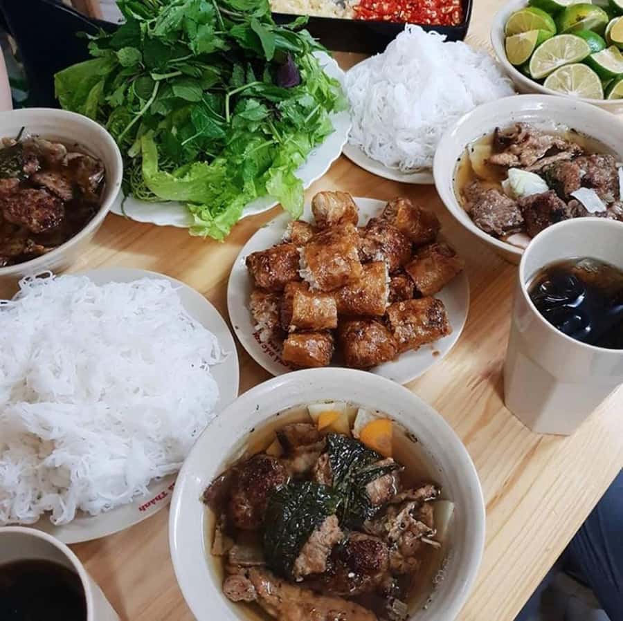 Hanoi: Michelin Guide Street Food Tour with Spa Experience - Price and Value: What $30 Actually Buys You
