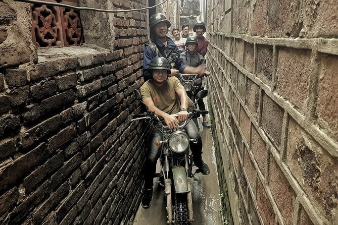 Hanoi Michelin Star Food Tour Via Jeep, Vespa or Motorbike - The 5:00 pm start and the “full dinner” pacing