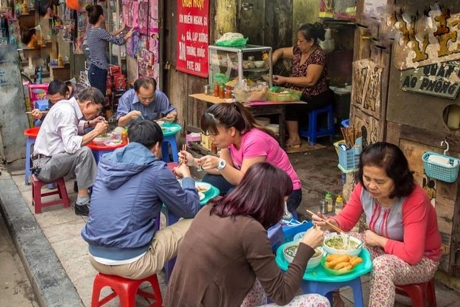 Hanoi Michelin Star Walking Food Tour & Train Street - Michelin-Nominated Hanoi Favorites: Bún Chả, Chicken Noodle Soup, and Eel Noodles