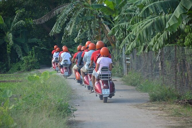 Hanoi Motorbike Tours: Hanoi City Motorbike Tours Led By Women - Stop 3: Hồ Trúc Bạch and the Return Toward Food
