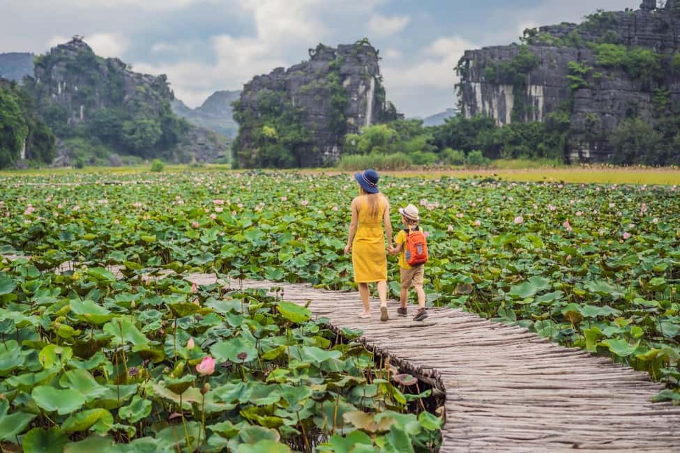 Hanoi/Ninh Binh: Bai Dinh, Trang An, and Mua Cave Day Tour - The Photo Window: Why Timing at Trang An Matters