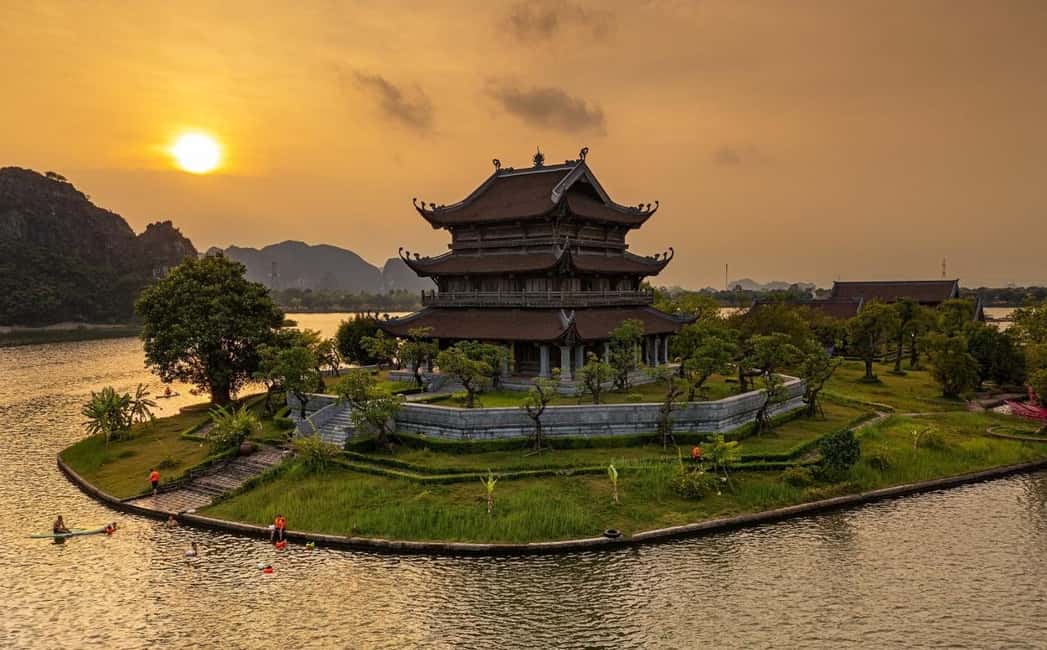 Hanoi/Ninh Binh: Bai Dinh, Trang An, and Mua Cave Day Tour - Getting to Ninh Binh: Early Pickup from Hanoi Old Quarter