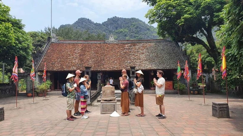 Hanoi/Ninh Binh: Tam Coc, Hoa Lu & Mua Caves Full-Day Trip - Bike through village backroads: a slower way to see the countryside