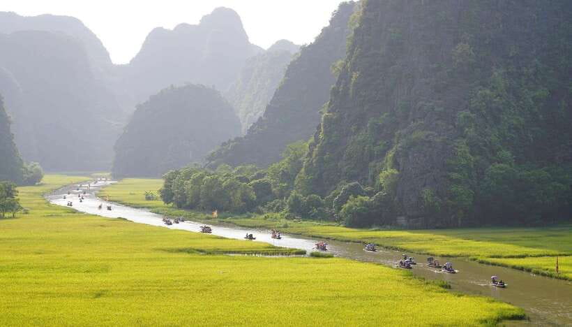 Hanoi: Ninh Binh, Tam Coc, Mua Cave & Hoa Lu with cycling - Hoa Lu ancient capital + cycling: a strong start before the long views