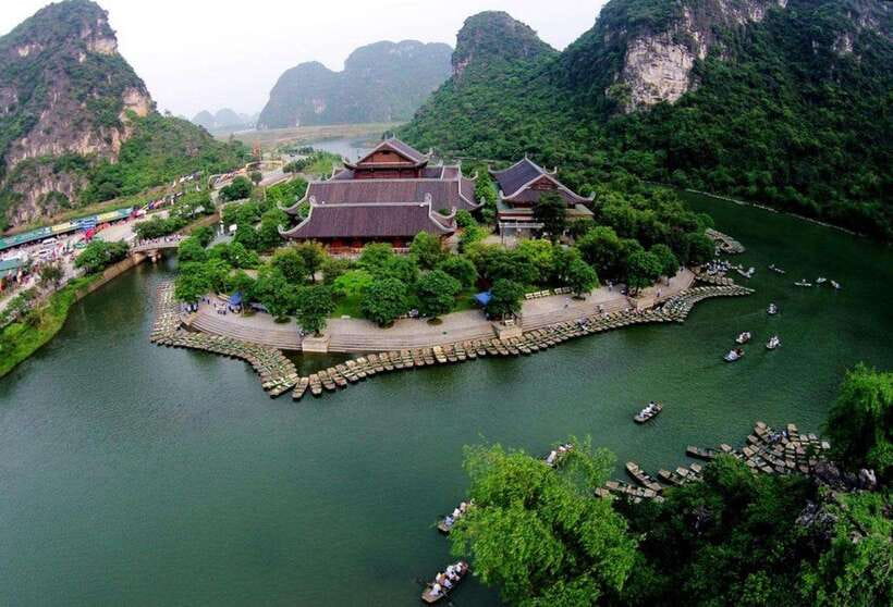 Hanoi / Ninh Binh: Trang An eco-tourism - Hoa Lu & Mua Cave - Morning pickup from Hanoi Old Quarter to Ninh Binh