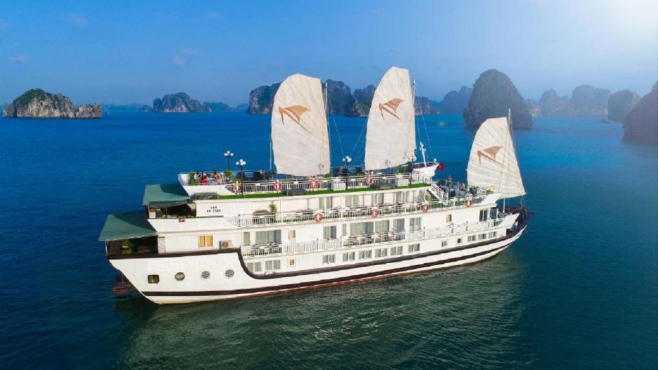 Hanoi/Ninh Binh:3 Day 2 Night Bai Tu Long Bay Luxury Junk - Cabin comfort and onboard life: room, service, and practical details