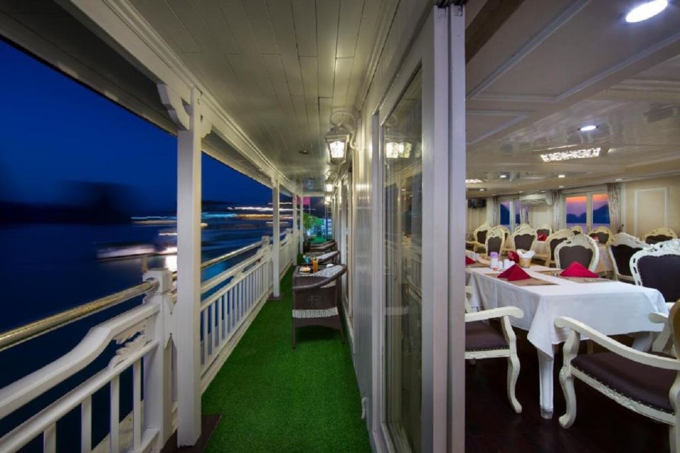 Hanoi/Ninh Binh:3 Day 2 Night Bai Tu Long Bay Luxury Junk - Meals onboard: Western breakfasts, Vietnamese set menus, and vegetarian options