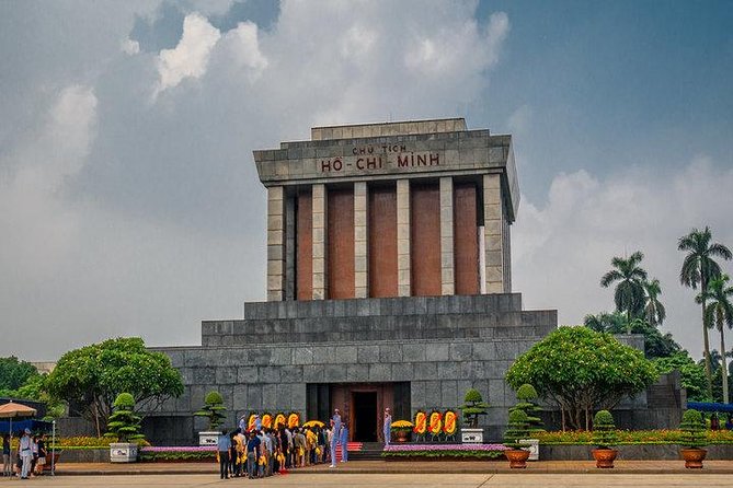 HANOI PRIVATE CITY TOUR (Guide in all language) - A full-city day with pickup, lunch, and an air-conditioned buffer