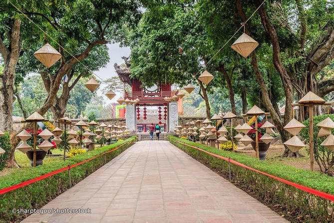 HANOI PRIVATE CITY TOUR (Guide in all language) - Ho Chi Minh Mausoleum and Ba Dinh Square: impressive, timed, and very structured