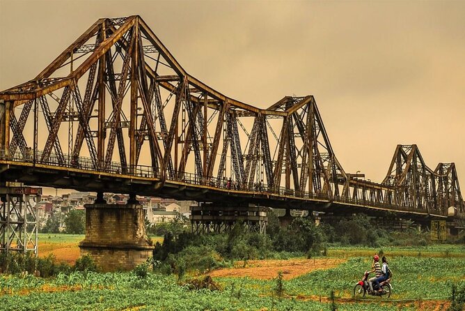 Hanoi Private Day Tour: Hidden Gems, Hoa Lo Prison, Train Street - Hanoi Opera House Stop: A Quick French-Quarter Breather