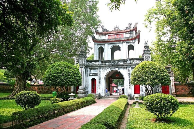 Hanoi Private Day Tour: Hidden Gems, Hoa Lo Prison, Train Street - Train Street in Hanoi: How to Time It and Enjoy It Without Stress