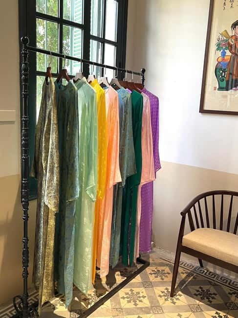 Hanoi: Rent a Traditional Ao Dai & Photo Walk in Old Quarter - Key highlights at a glance