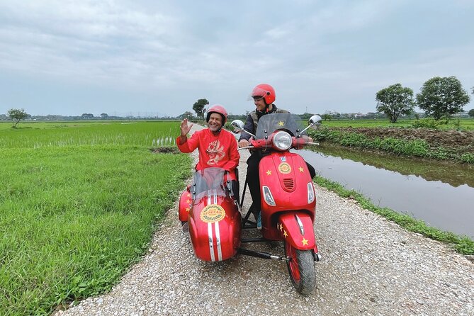 Hanoi Sidecar Tour: Hanoi Countryside Food, Culture & Daily Life - Farmer markets and local handicrafts: the everyday layer