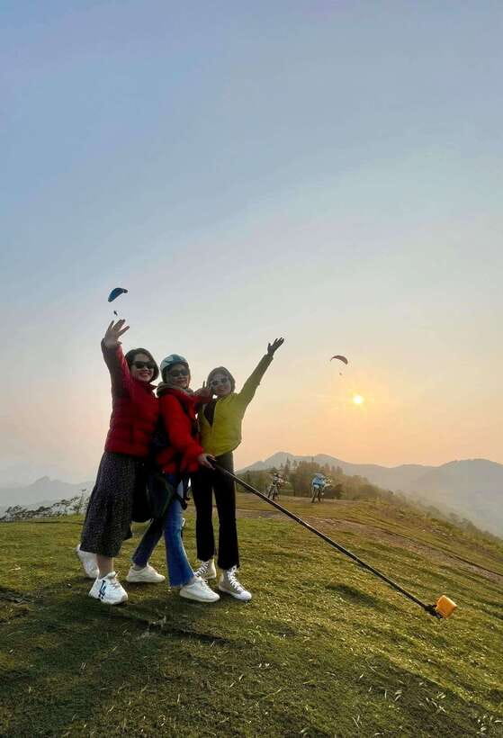 Hanoi Sky Tour: Paragliding - The Real Timing Problem: Weather and Waiting on the Ground