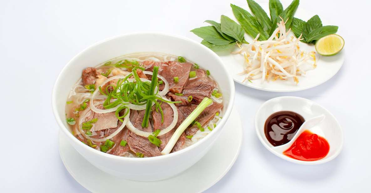 Hanoi: Small-Group Street Food Walking Tour - Start point and how the evening flows from Old Quarter to dance show