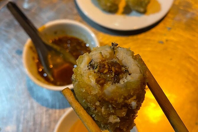 Hanoi Street Eats And Bites - Stop pacing: multiple tasting moments instead of one big plate