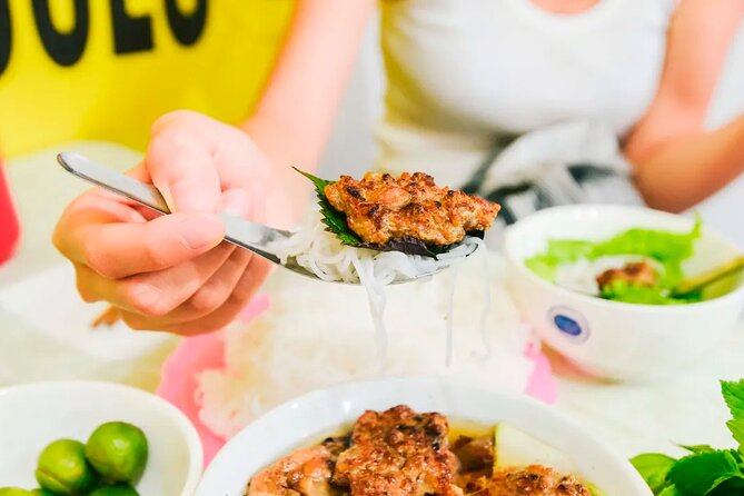 Hanoi Street Food Tour and MORE - Old Quarter start at 18.00: how the evening rhythm works