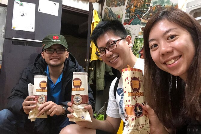 Hanoi street food tour (Private tour) - Railway Tuan Cafe: eating next to an active rail line