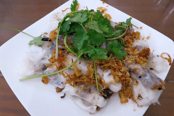 Hanoi street food tour (Private tour) - What you actually eat: five choices, water included, and guide flexibility