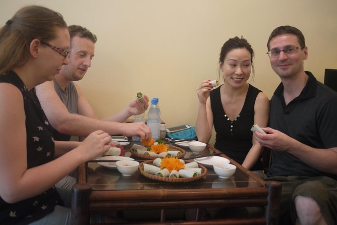 Hanoi street food tour small group tour - Why This Hanoi Old Quarter Street Food Tour Works at 6pm