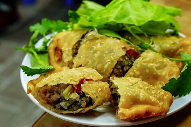 Hanoi street food walking and train street visit - Timing and walking pace: plan for your feet