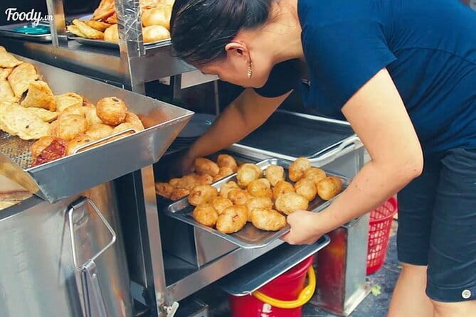 Hanoi street food walking and train street visit - Meeting at 54 P. Hàng Tre: quick logistics, then straight to food