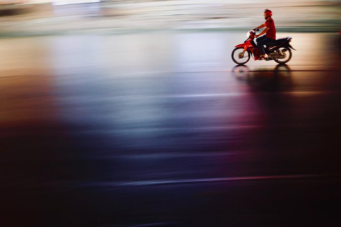 Hanoi Street Photography with a Pro – Phone & Camera - Second shooting round: apply tips while the city is still there