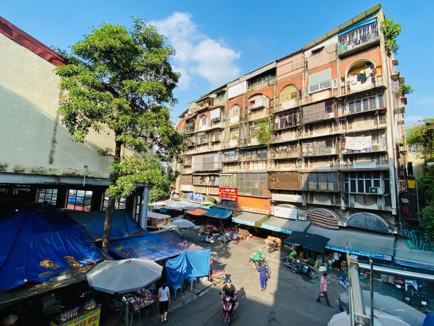 Hanoi: Vegan Street Food & Stories - Local restaurant time: filling meals without breaking the vibe