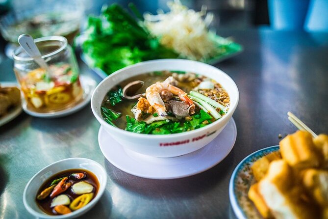 Hanoi Vegan Street Food Tour and Train Street - Dessert and Timing: How the Food Route Avoids the Dinner Crush