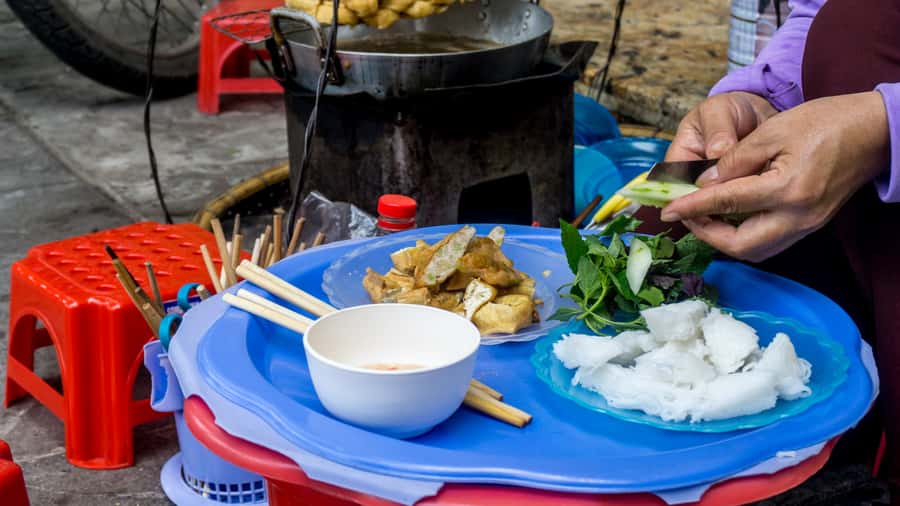 Hanoi Vegan Street Food & Train Street Tour - Banh Cuon Chay: The Steamed Rice-Pancake You’ll Remember