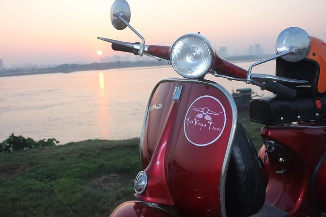 Hanoi Vespa Tours: Hanoi Vintage Vespa Tours Countryside - Wet Market + Daily Life: Where the Food Becomes the Story