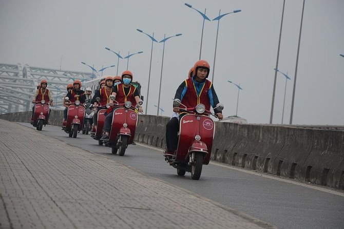 Hanoi Vespa Tours: Hanoi Vintage Vespa Tours Countryside - Lại Đà Temple, Pagoda, and the 200-Year-Old House With Bonsai