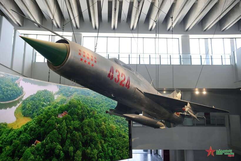 Hanoi: Vietnam Military History Museum & Landmarks Tour - The One-Hour Viewpoint Stop: Break Time and Photo Angles