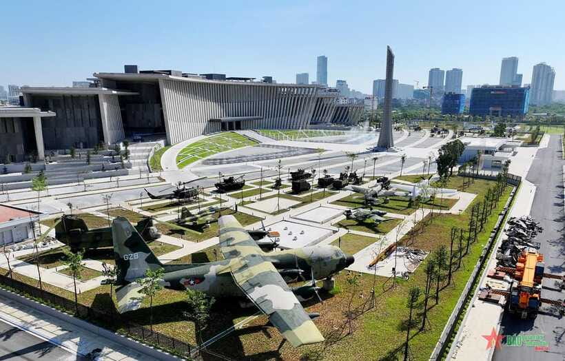 Hanoi: Vietnam Military History Museum & Landmarks Tour - Should you book this Hanoi Military History Museum + Landmark tour?