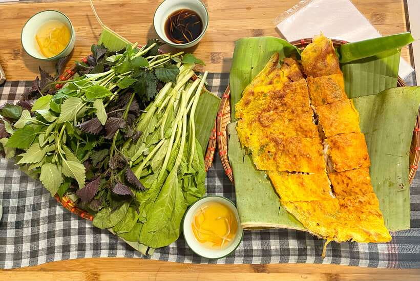 Hanoi: Vietnamese Street Food Tour with Egg Coffee - The Food Plan: 4 to 6 Dishes Plus a Proper Dessert Cup